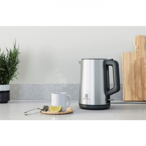 Електрочайник ELECTROLUX E4K1-4ST